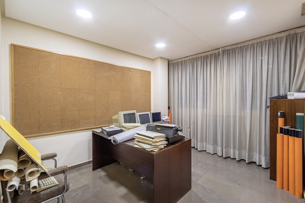 5 soveværelse Erhverv til salg i Granada by - € 225.000 (Ref: 9433711)