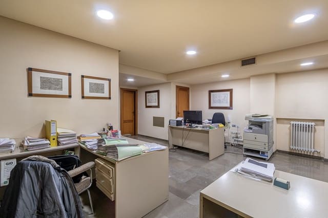 5 soveværelse Erhverv til salg i Granada by - € 225.000 (Ref: 9433711)