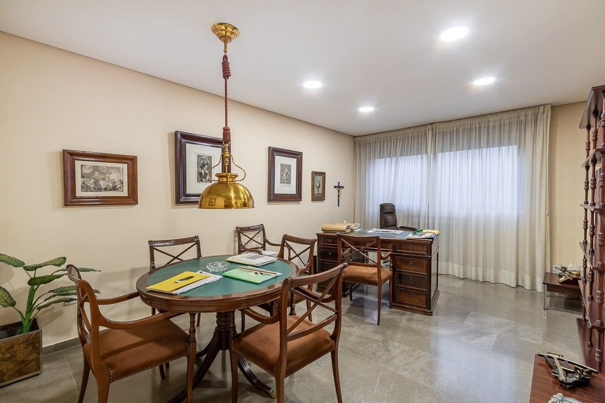 5 soveværelse Erhverv til salg i Granada by - € 225.000 (Ref: 9433711)