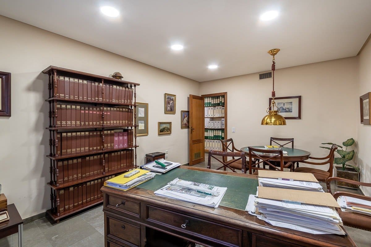 5 soveværelse Erhverv til salg i Granada by - € 225.000 (Ref: 9433711)