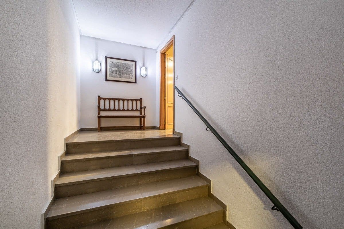 5 soveværelse Erhverv til salg i Granada by - € 225.000 (Ref: 9433711)