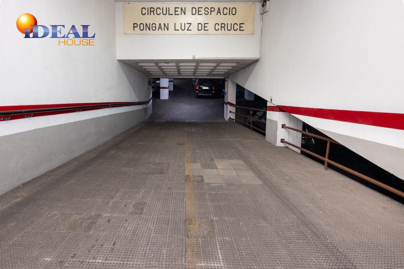 Garage for sale in Granada city - € 15,500 (Ref: 9433715)