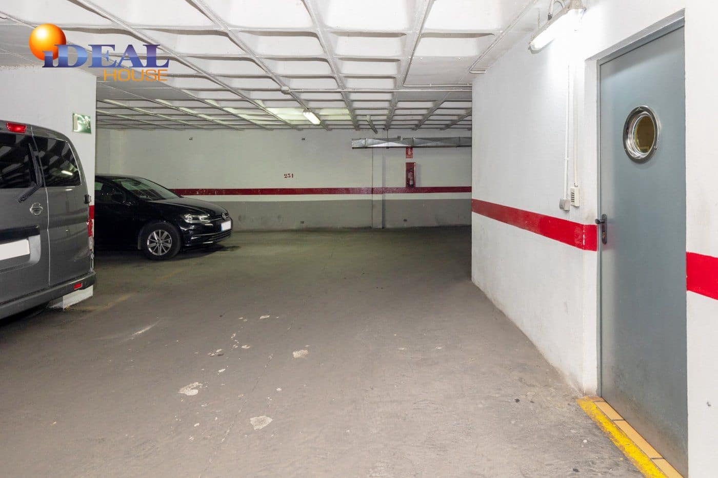 Garage for sale in Granada city - € 15,500 (Ref: 9433715)