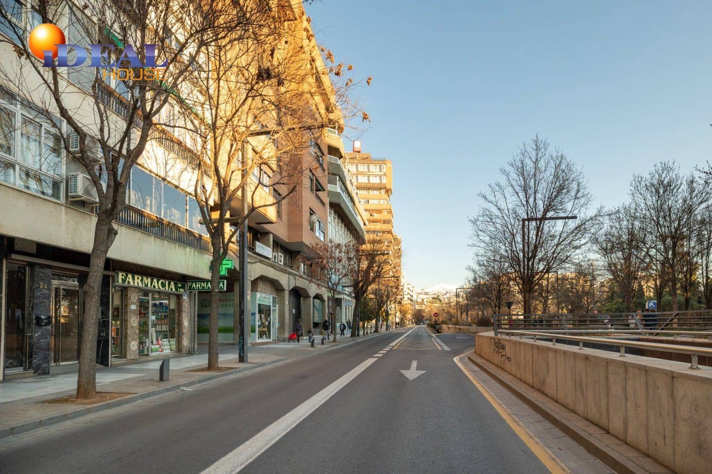 Garage for sale in Granada city - € 15,500 (Ref: 9433715)