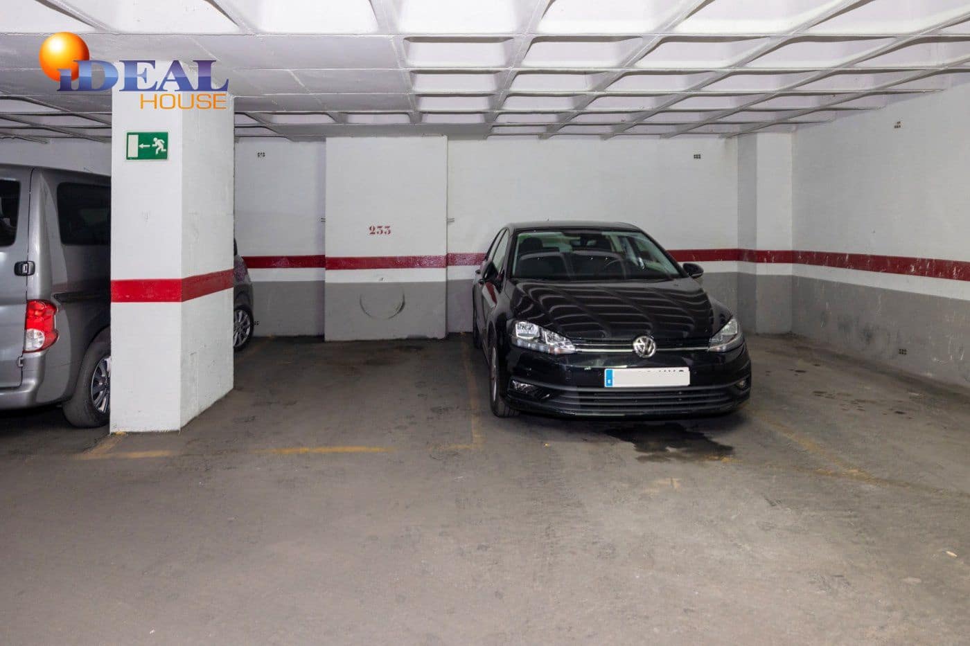 Garage for sale in Granada city - € 15,500 (Ref: 9433715)