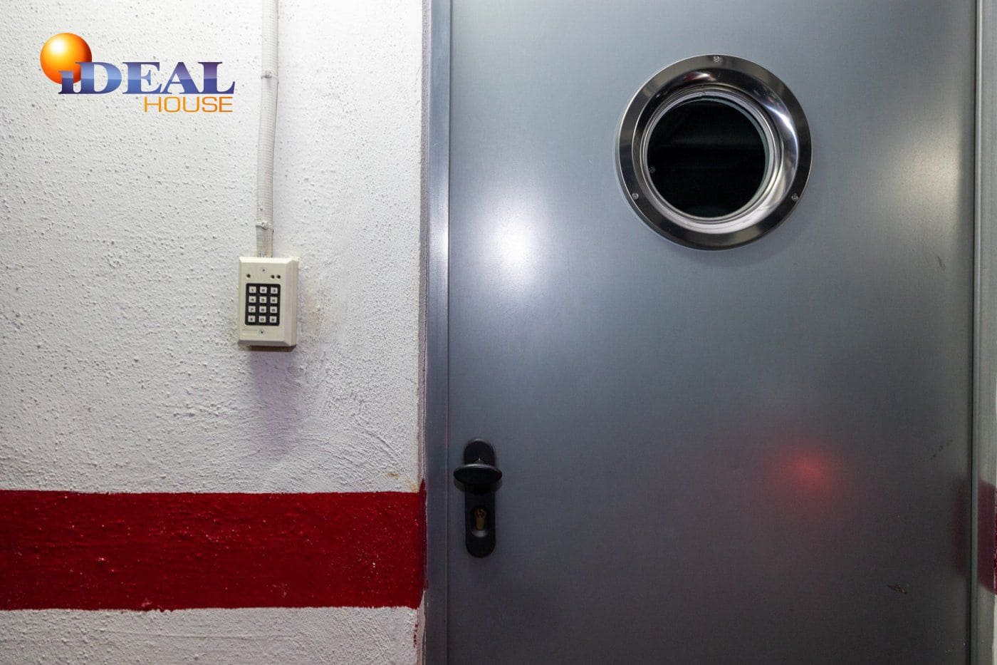 Garage for sale in Granada city - € 15,500 (Ref: 9433715)