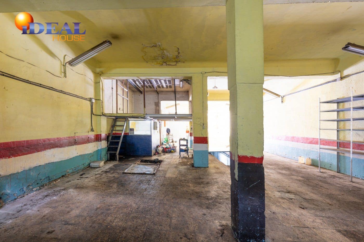 Commercial for sale in Granada city - € 195,000 (Ref: 9433718)