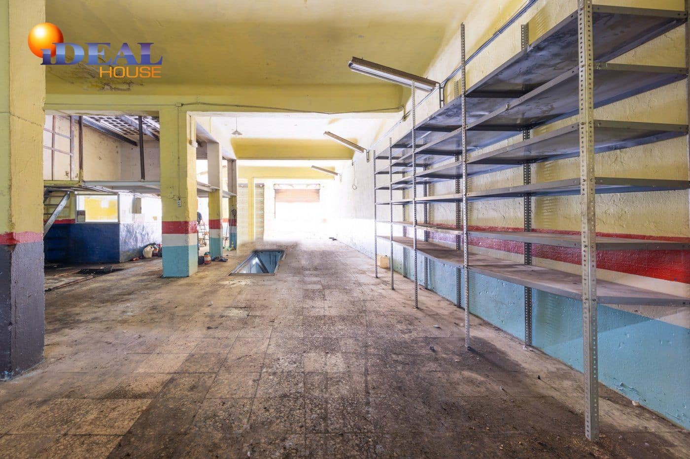 Commercial for sale in Granada city - € 195,000 (Ref: 9433718)