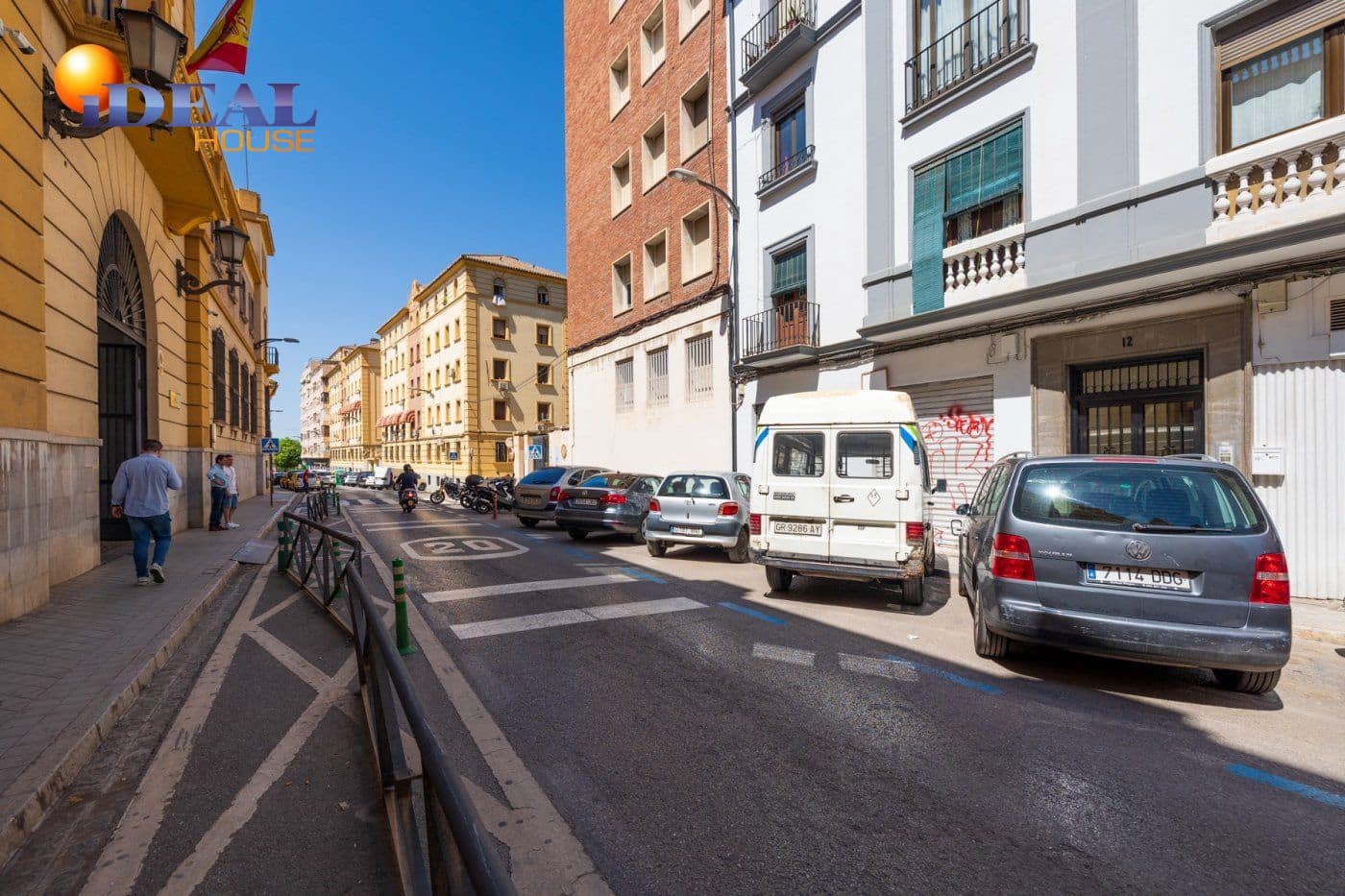 Commercial for sale in Granada city - € 195,000 (Ref: 9433718)