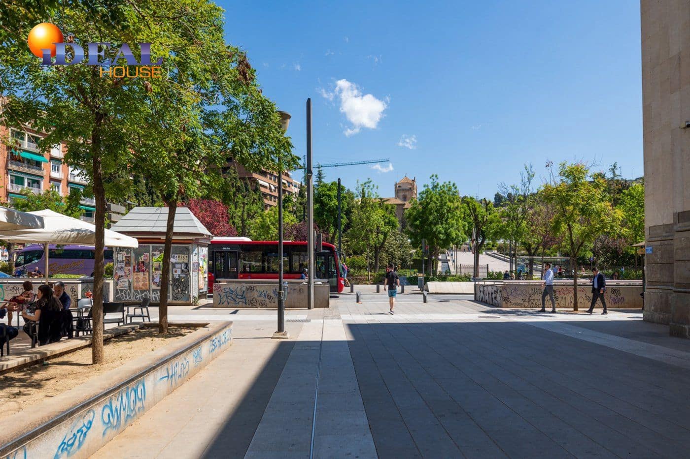 Commercial for sale in Granada city - € 195,000 (Ref: 9433718)