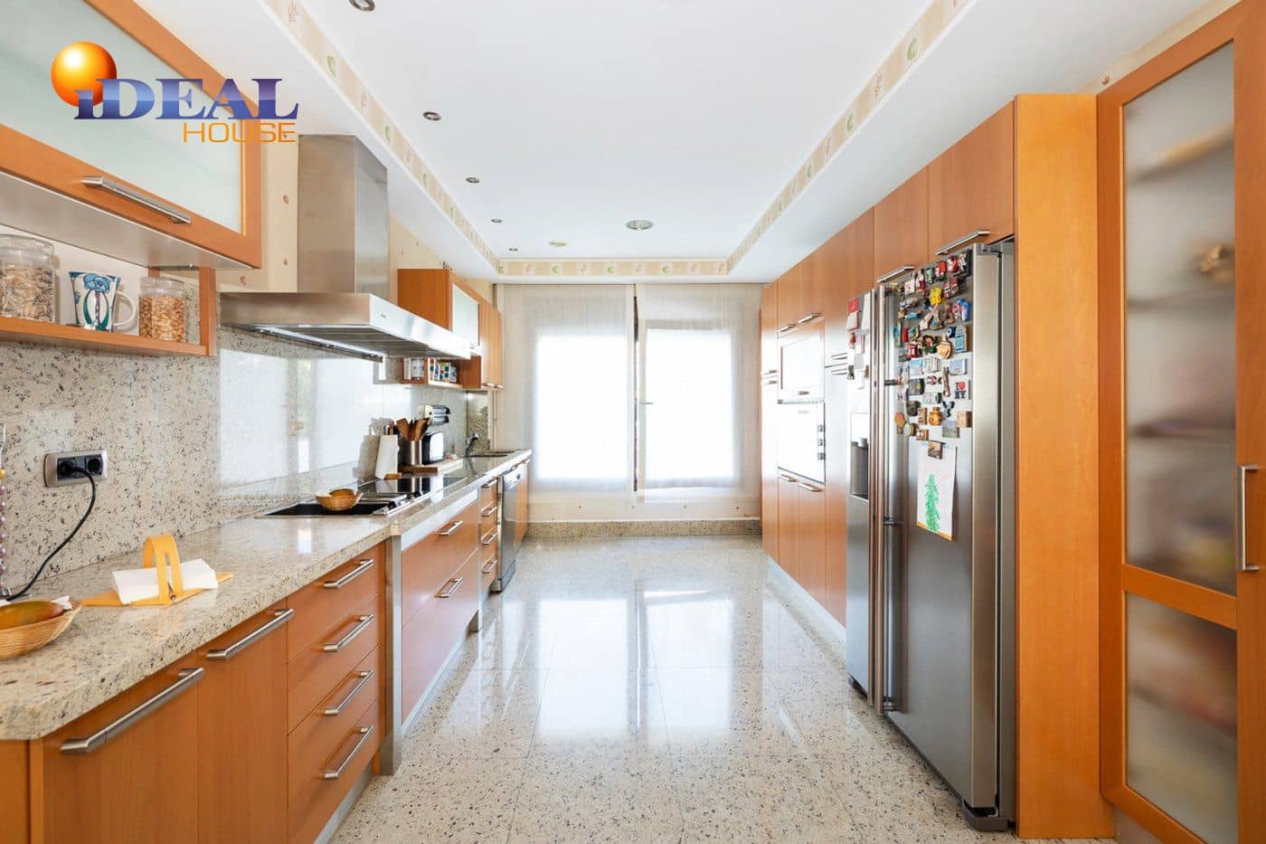 6 makuuhuone Huvila myytävänä paikassa Granada kaupunki mukana uima-altaan 
autotalli - 995 000 € (Ref: 9433725)