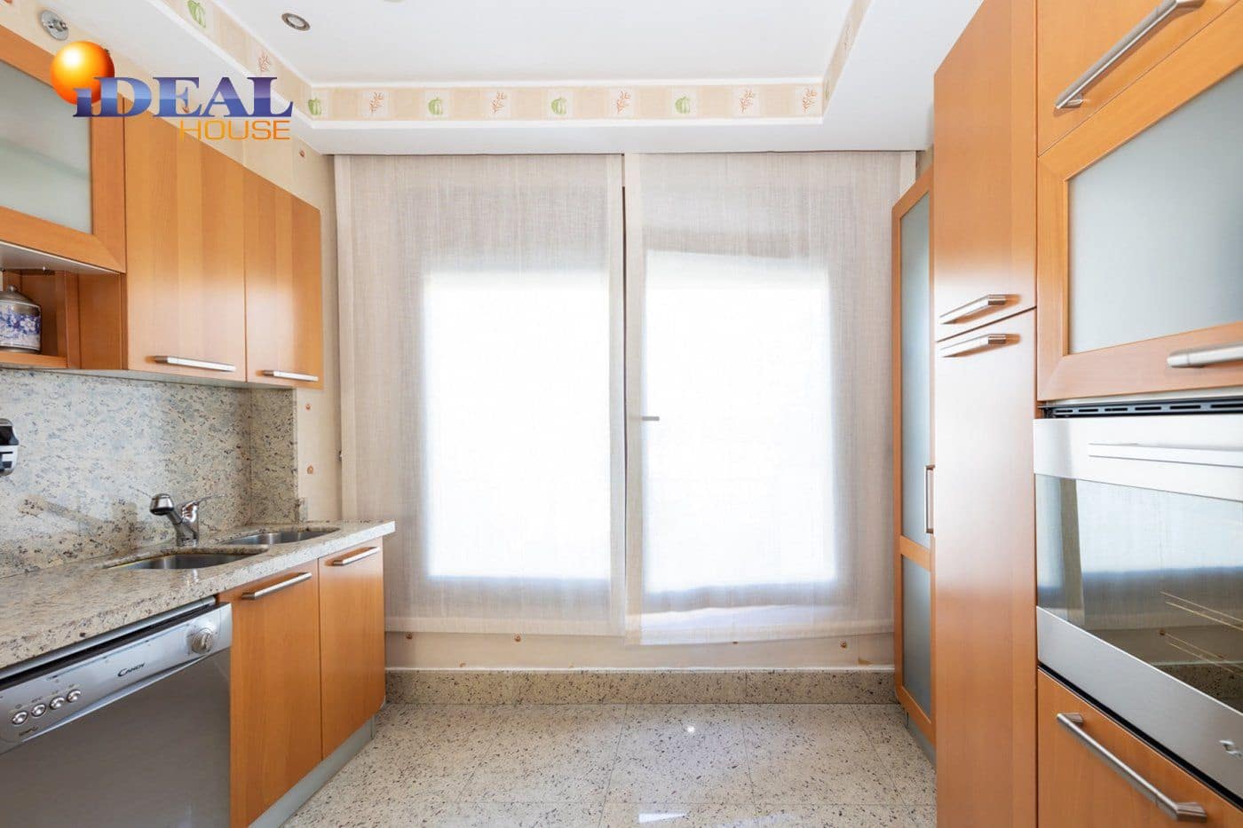 6 makuuhuone Huvila myytävänä paikassa Granada kaupunki mukana uima-altaan 
autotalli - 995 000 € (Ref: 9433725)