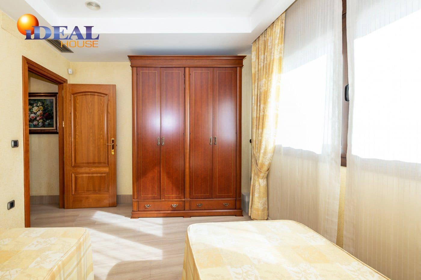 6 makuuhuone Huvila myytävänä paikassa Granada kaupunki mukana uima-altaan 
autotalli - 995 000 € (Ref: 9433725)