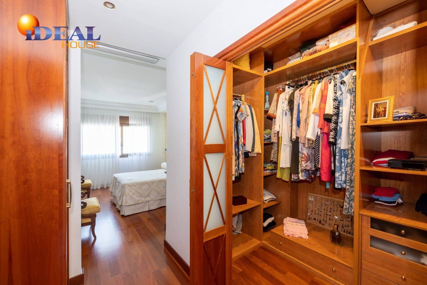 6 makuuhuone Huvila myytävänä paikassa Granada kaupunki mukana uima-altaan 
autotalli - 995 000 € (Ref: 9433725)