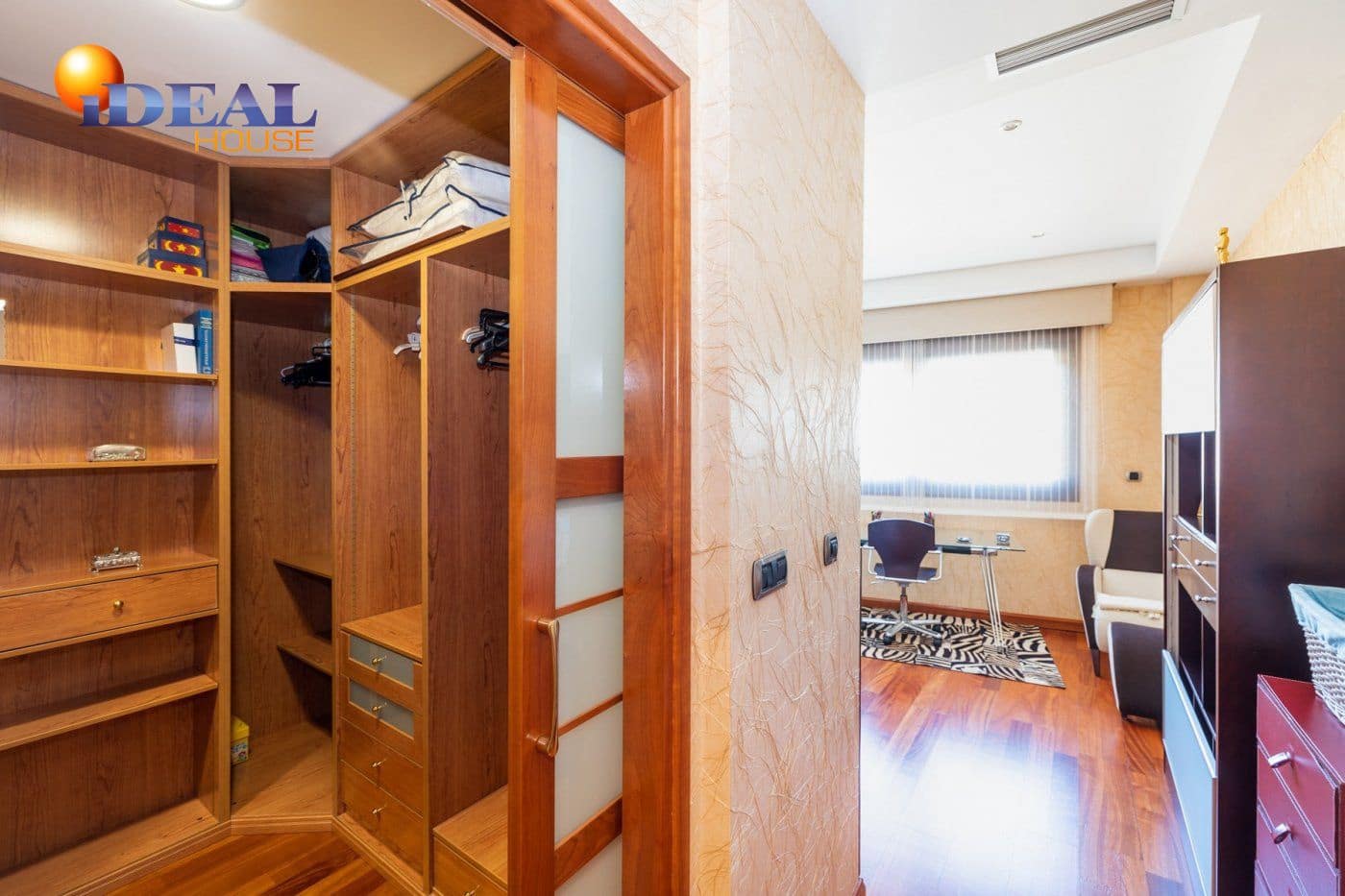 6 makuuhuone Huvila myytävänä paikassa Granada kaupunki mukana uima-altaan 
autotalli - 995 000 € (Ref: 9433725)