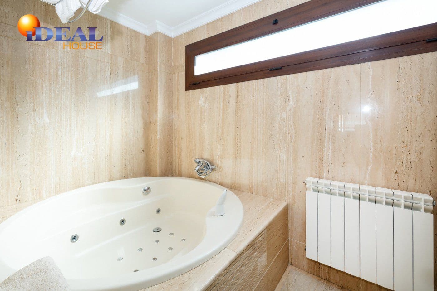 6 makuuhuone Huvila myytävänä paikassa Granada kaupunki mukana uima-altaan 
autotalli - 995 000 € (Ref: 9433725)