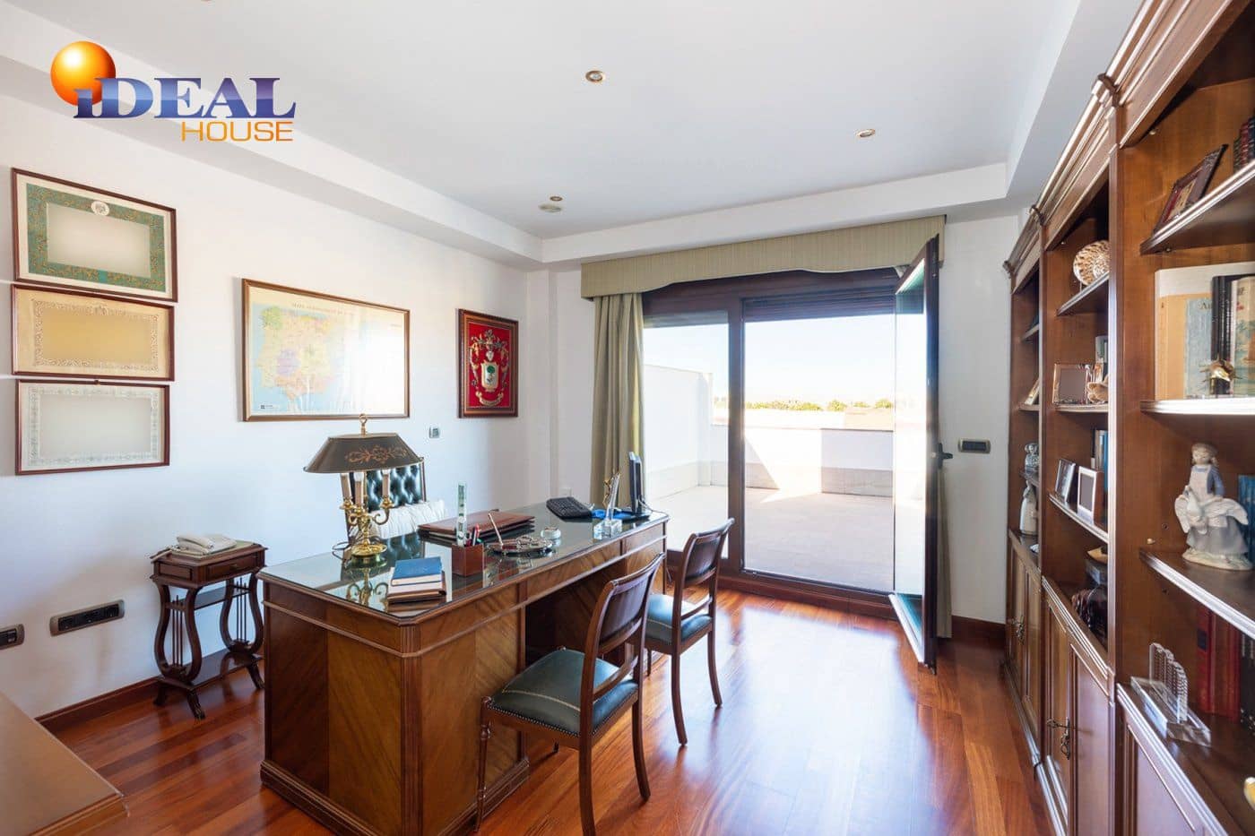 6 makuuhuone Huvila myytävänä paikassa Granada kaupunki mukana uima-altaan 
autotalli - 995 000 € (Ref: 9433725)