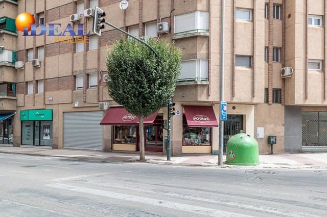 Commercial for sale in Genil, Granada city - € 99,000 (Ref: 9433726)