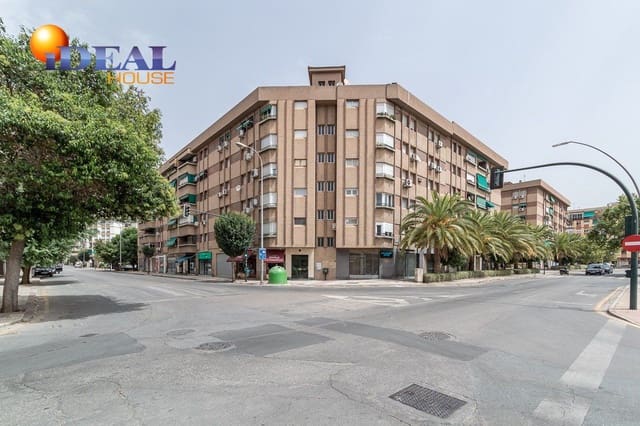 Commercial for sale in Genil, Granada city - € 99,000 (Ref: 9433726)