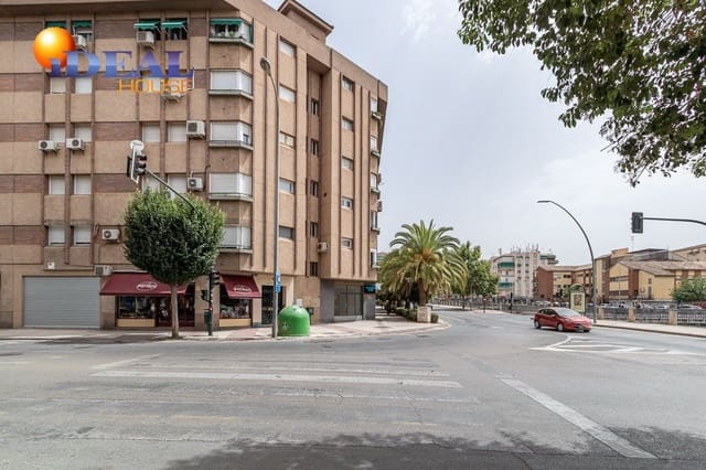 Commercial for sale in Genil, Granada city - € 99,000 (Ref: 9433726)
