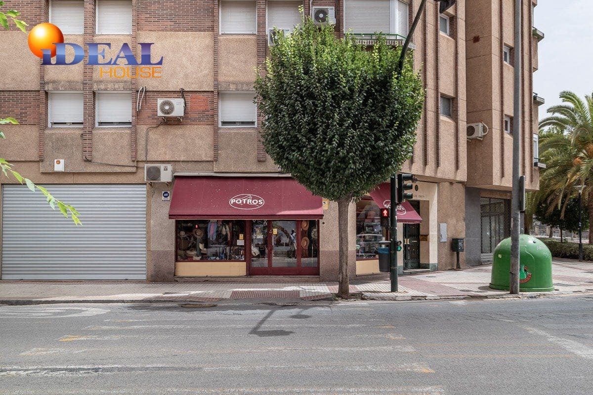 Commercial for sale in Granada city - € 99,000 (Ref: 9433726)