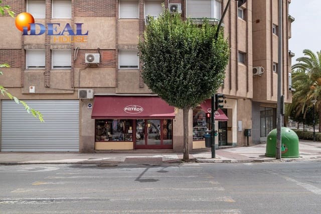 Commercial for sale in Genil, Granada city - € 99,000 (Ref: 9433726)