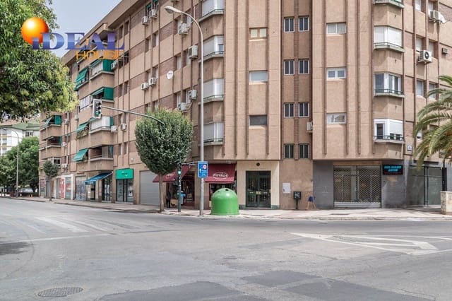 Commercial for sale in Genil, Granada city - € 99,000 (Ref: 9433726)