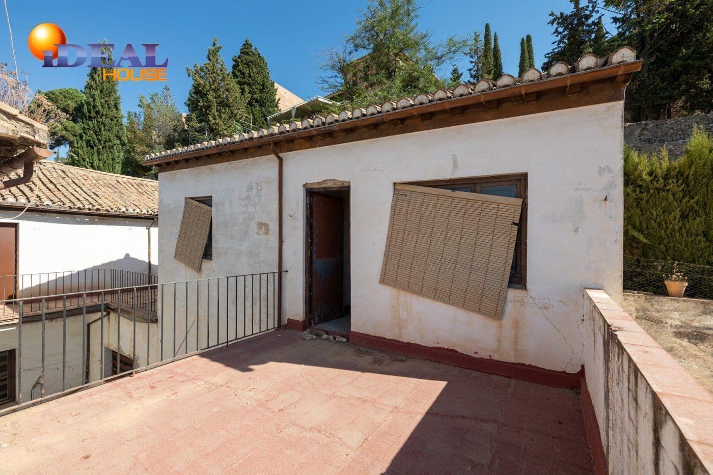 25 bedroom Villa for sale in Granada city - € 980,000 (Ref: 9433728)