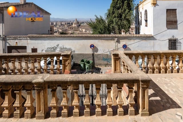 Chalet de 25 habitaciones en Granada ciudad en venta - 980.000 € (Ref: 9433728)
