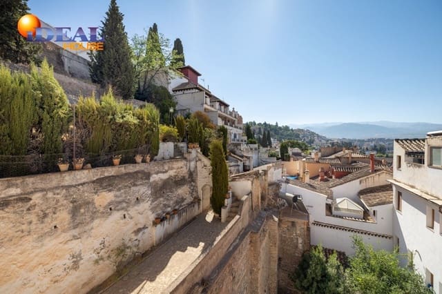Chalet de 25 habitaciones en Granada ciudad en venta - 980.000 € (Ref: 9433728)