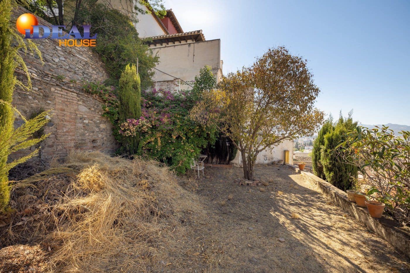 25 bedroom Villa for sale in Granada city - € 980,000 (Ref: 9433728)