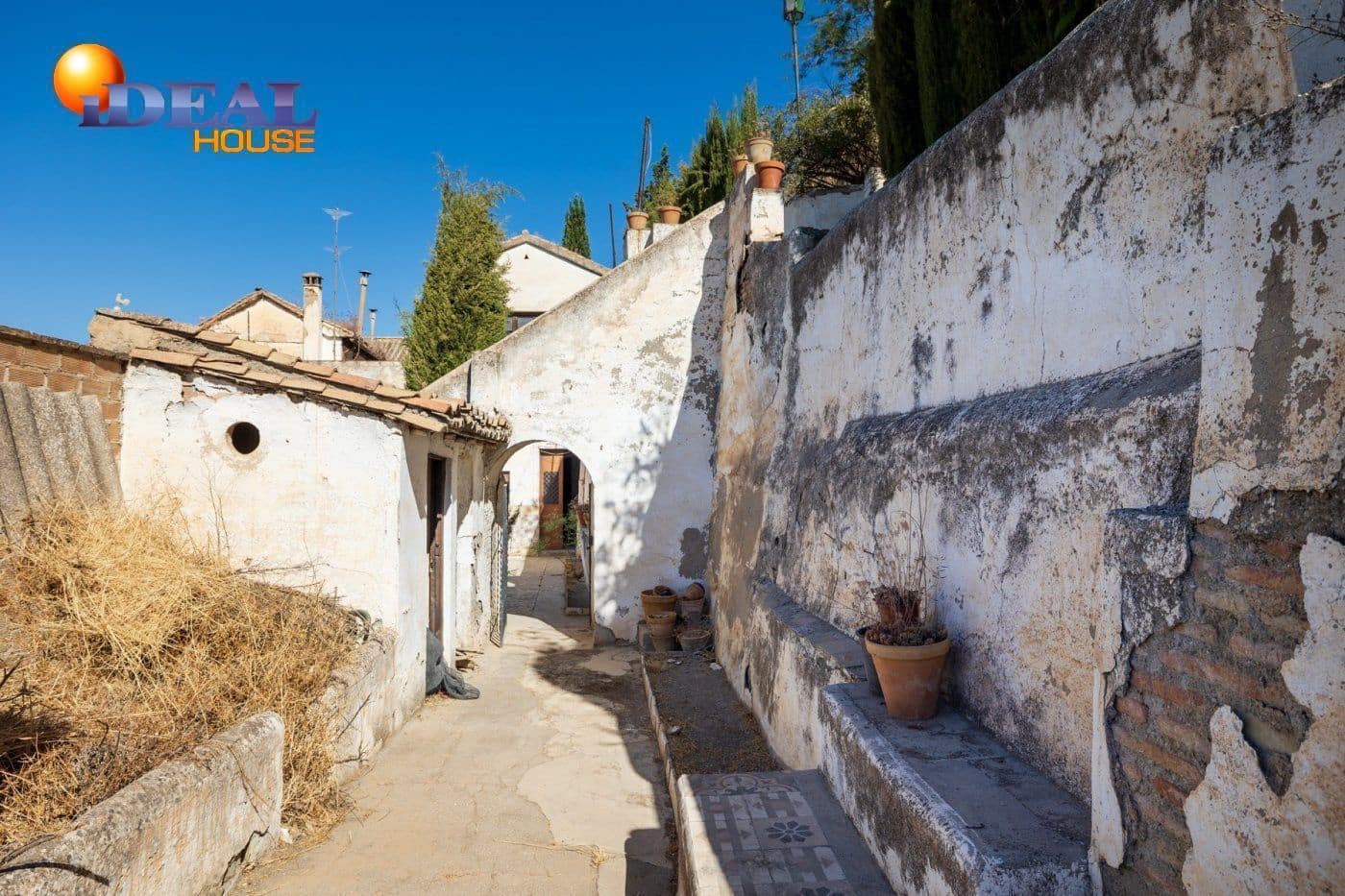 25 bedroom Villa for sale in Granada city - € 980,000 (Ref: 9433728)