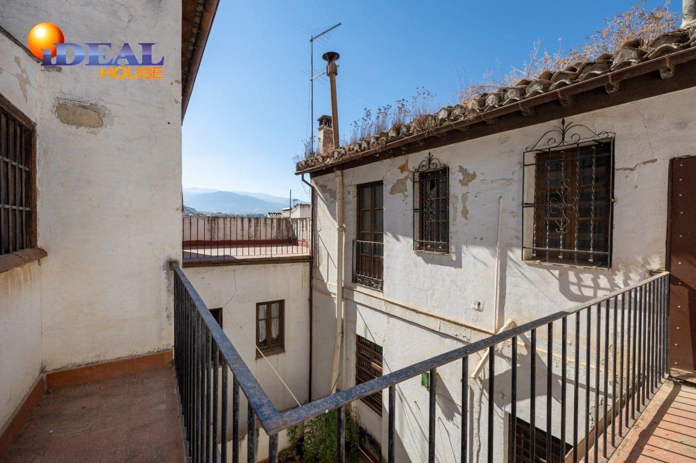 25 bedroom Villa for sale in Granada city - € 980,000 (Ref: 9433728)