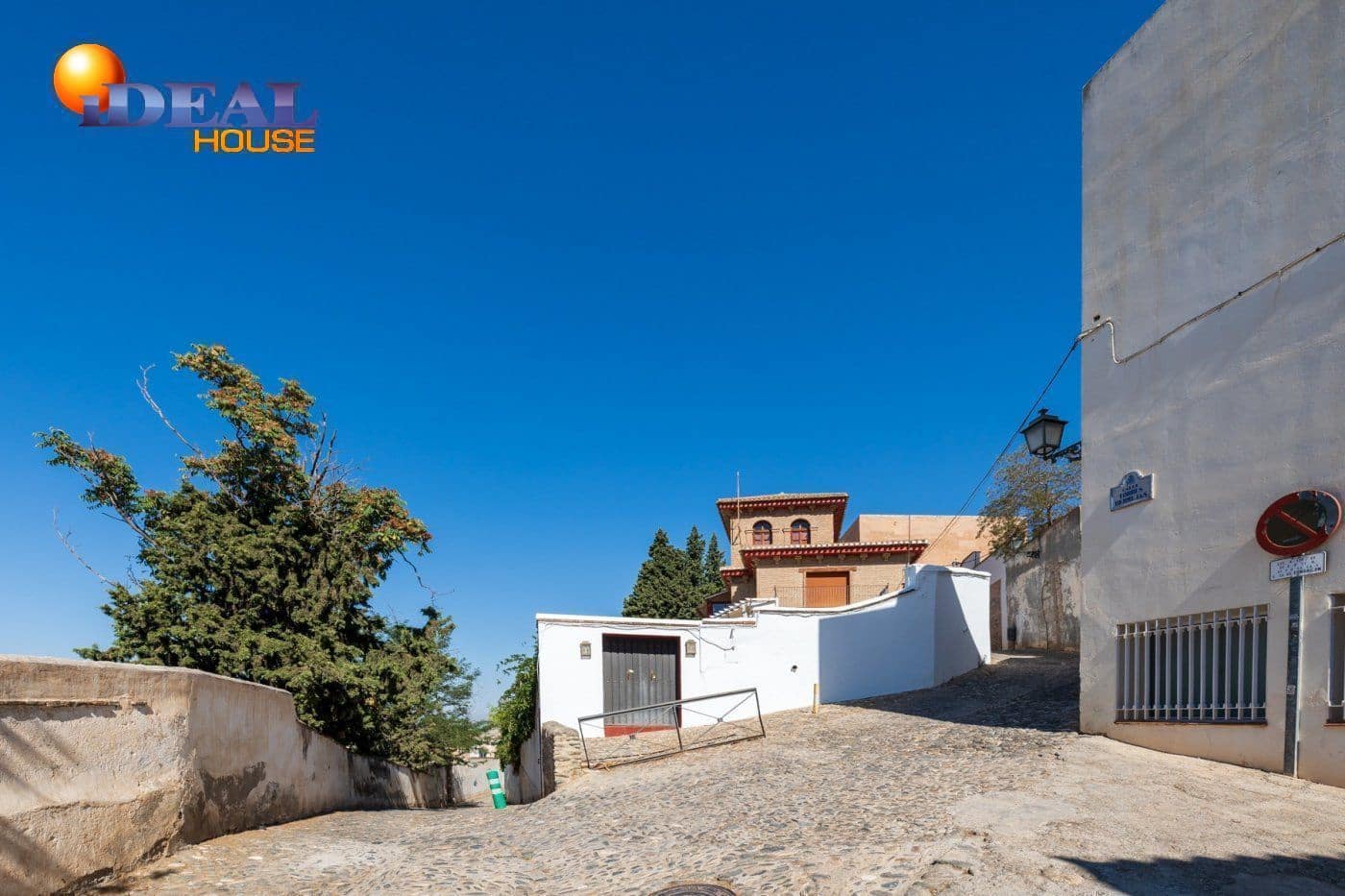25 bedroom Villa for sale in Granada city - € 980,000 (Ref: 9433728)