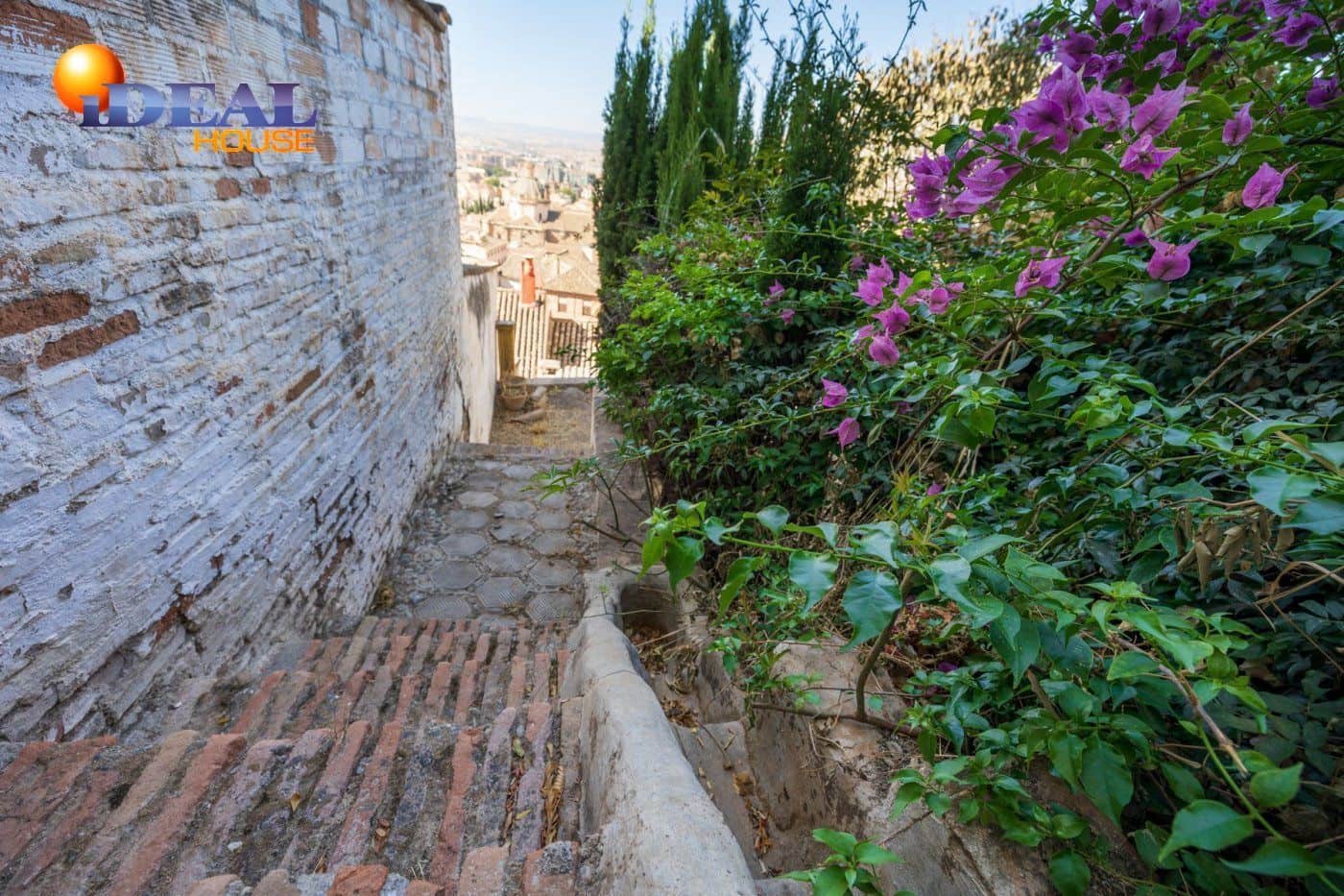 25 bedroom Villa for sale in Granada city - € 980,000 (Ref: 9433728)