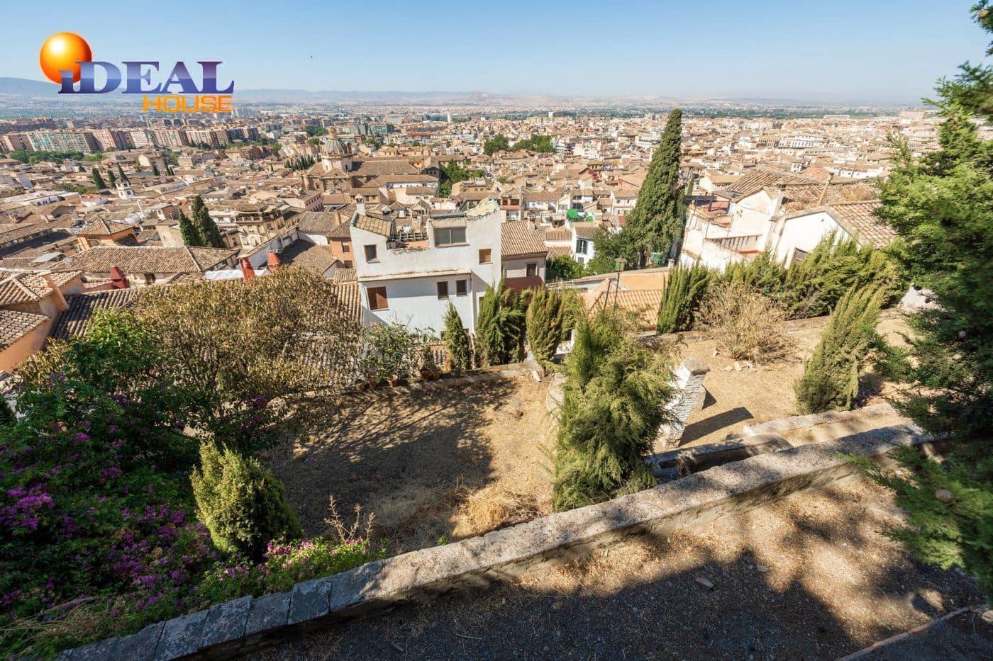 25 bedroom Villa for sale in Granada city - € 980,000 (Ref: 9433728)