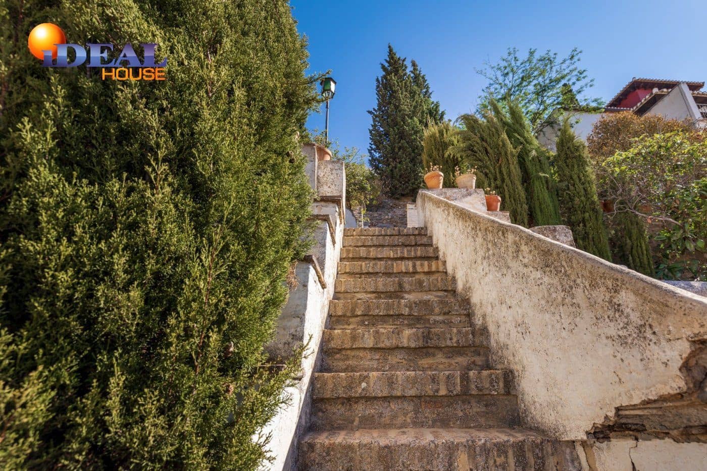 25 bedroom Villa for sale in Granada city - € 980,000 (Ref: 9433728)