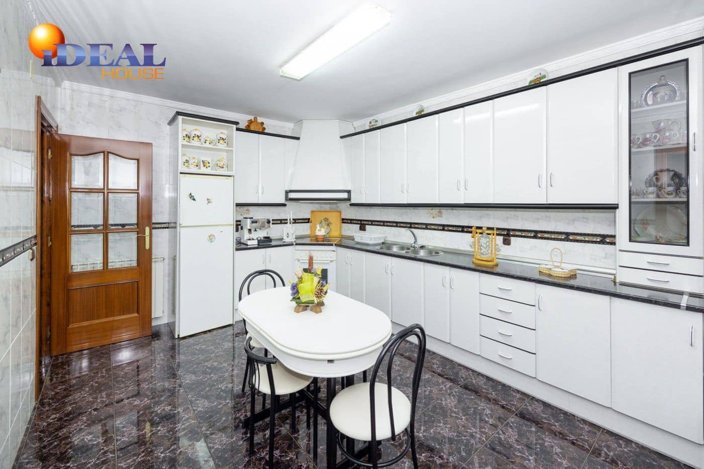 5 soverom Villa til salgs i Cijuela med svømmebasseng garasje - € 330 000 (Ref: 9433729)