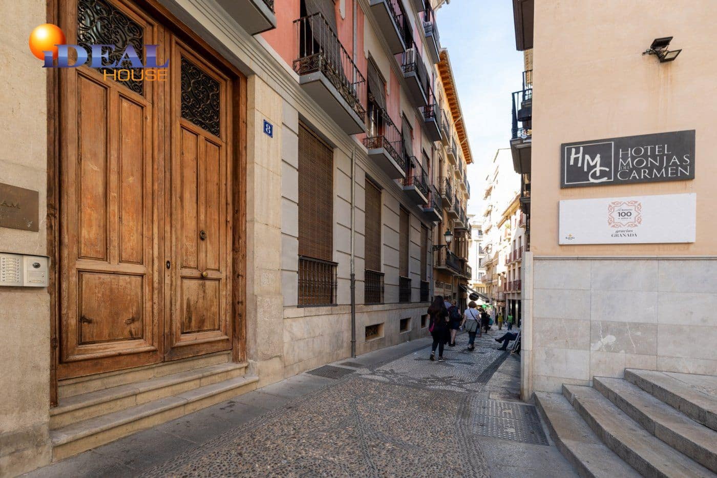 Commercial for sale in Granada city - € 100,000 (Ref: 9433730)