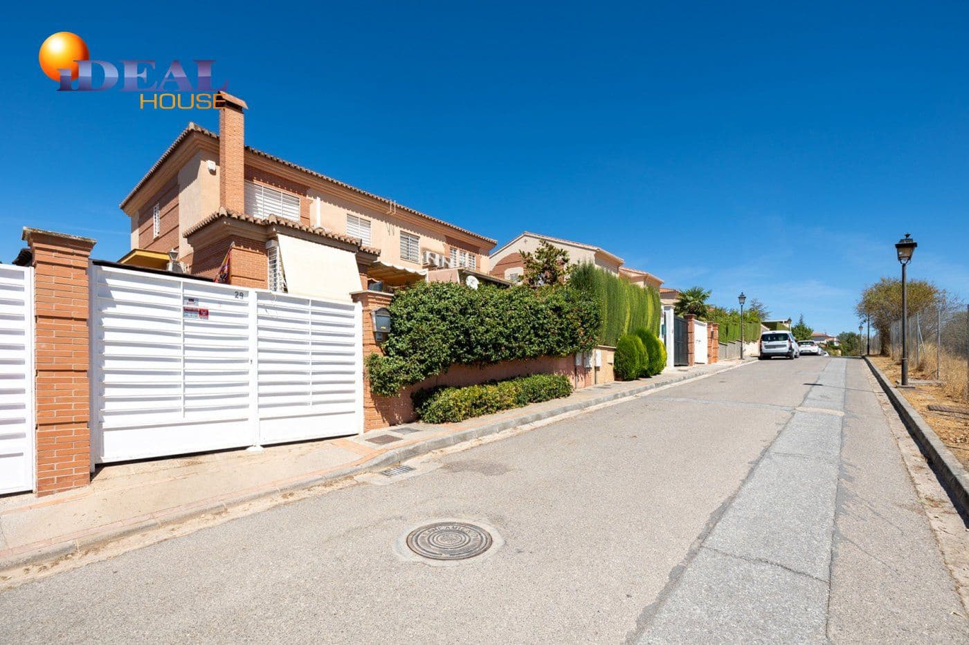 3 camera da letto Villetta a Schiera in vendita in Albolote con piscina garage - 295.000 € (Rif: 9433732)