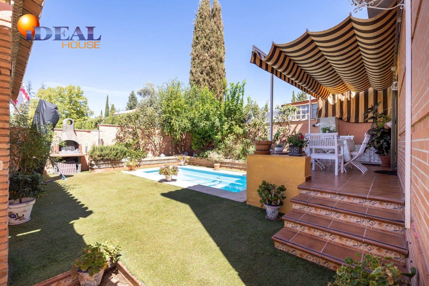 3 camera da letto Villetta a Schiera in vendita in Albolote con piscina garage - 295.000 € (Rif: 9433732)