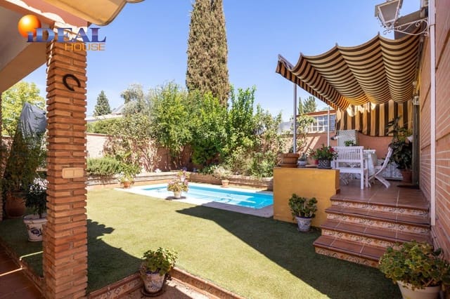 3 camera da letto Villetta a Schiera in vendita in Albolote con piscina garage - 295.000 € (Rif: 9433732)