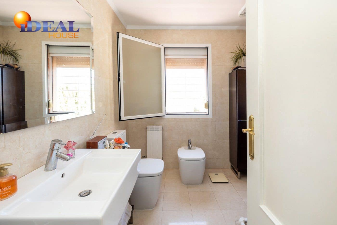 3 camera da letto Villetta a Schiera in vendita in Albolote con piscina garage - 295.000 € (Rif: 9433732)