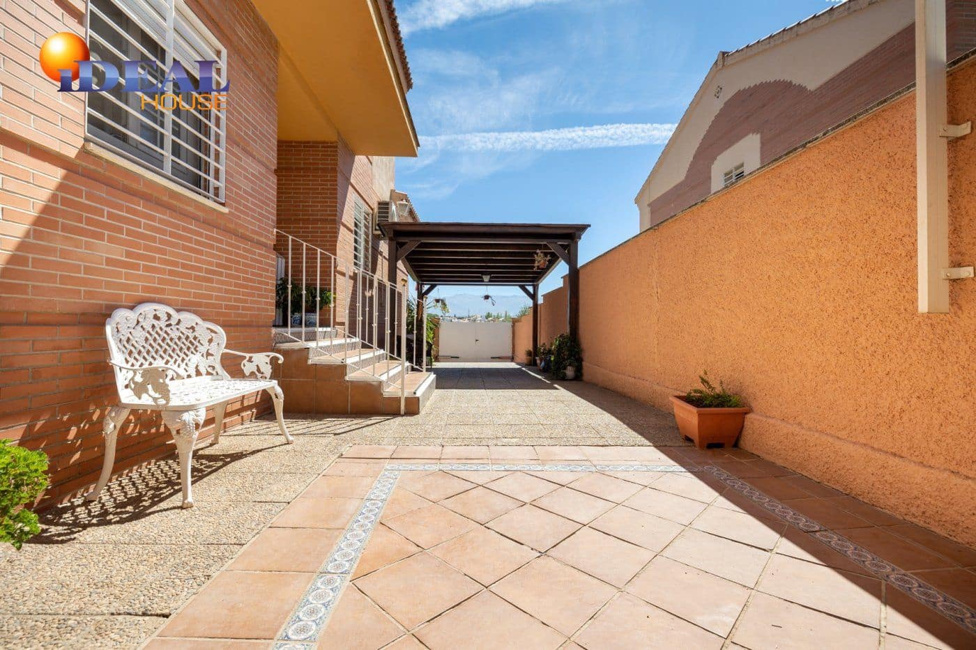 3 camera da letto Villetta a Schiera in vendita in Albolote con piscina garage - 295.000 € (Rif: 9433732)