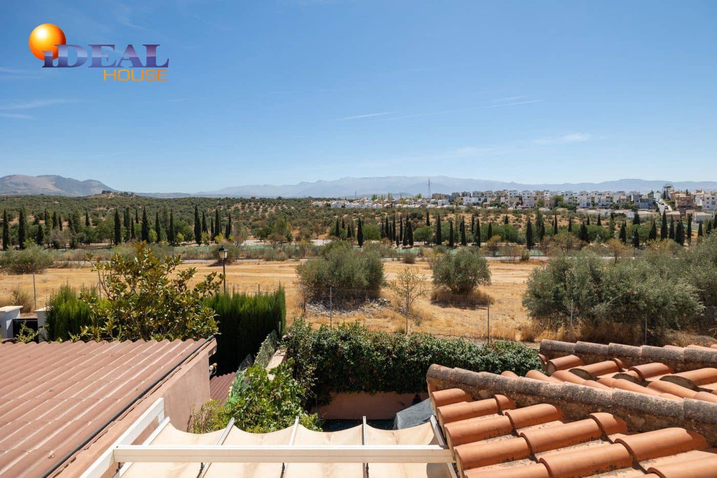 3 camera da letto Villetta a Schiera in vendita in Albolote con piscina garage - 295.000 € (Rif: 9433732)