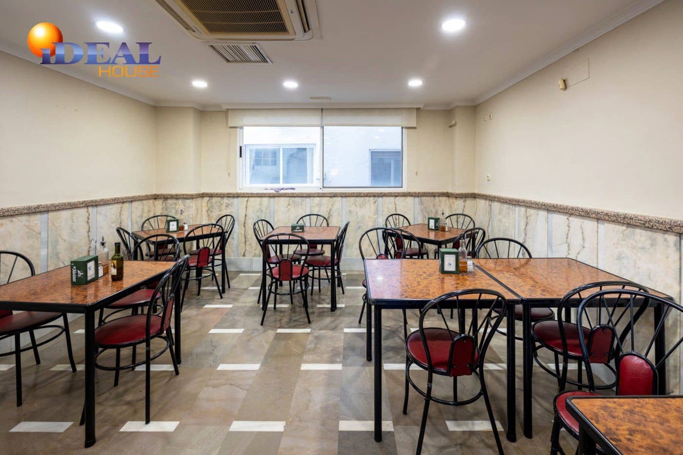 Komercyjne na sprzedaż w Miasto Grenada - 130 000 € (Ref: 9433737)