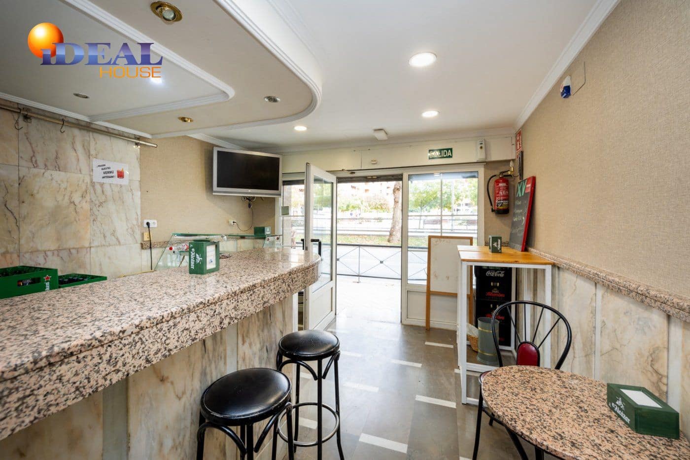 Komercyjne na sprzedaż w Miasto Grenada - 130 000 € (Ref: 9433737)