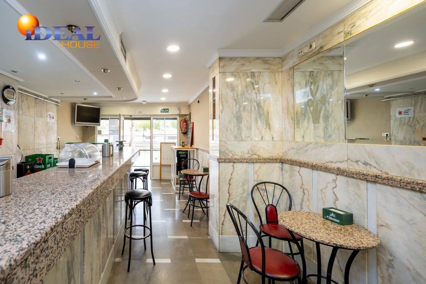 Komercyjne na sprzedaż w Miasto Grenada - 130 000 € (Ref: 9433737)