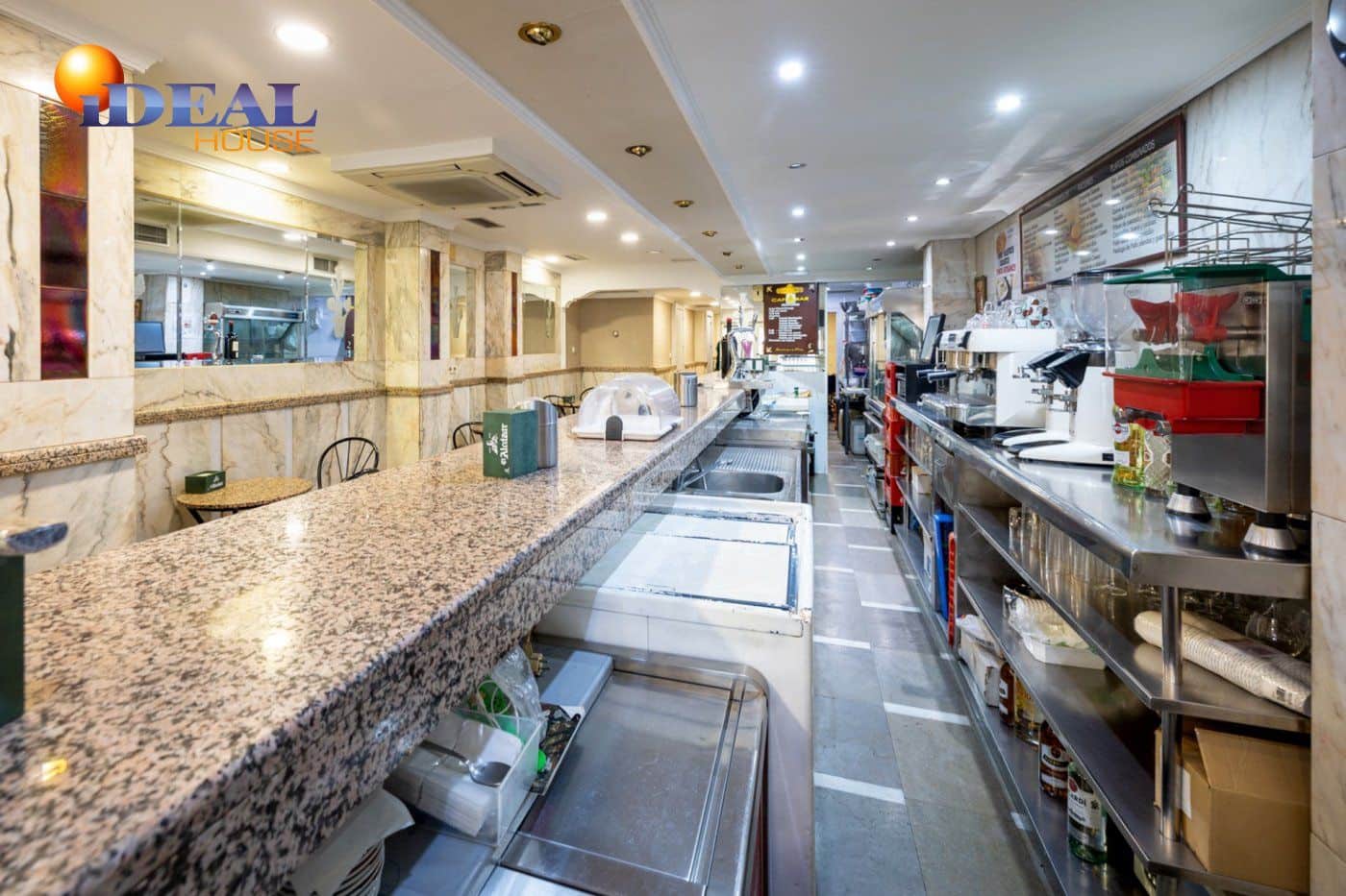 Komercyjne na sprzedaż w Miasto Grenada - 130 000 € (Ref: 9433737)