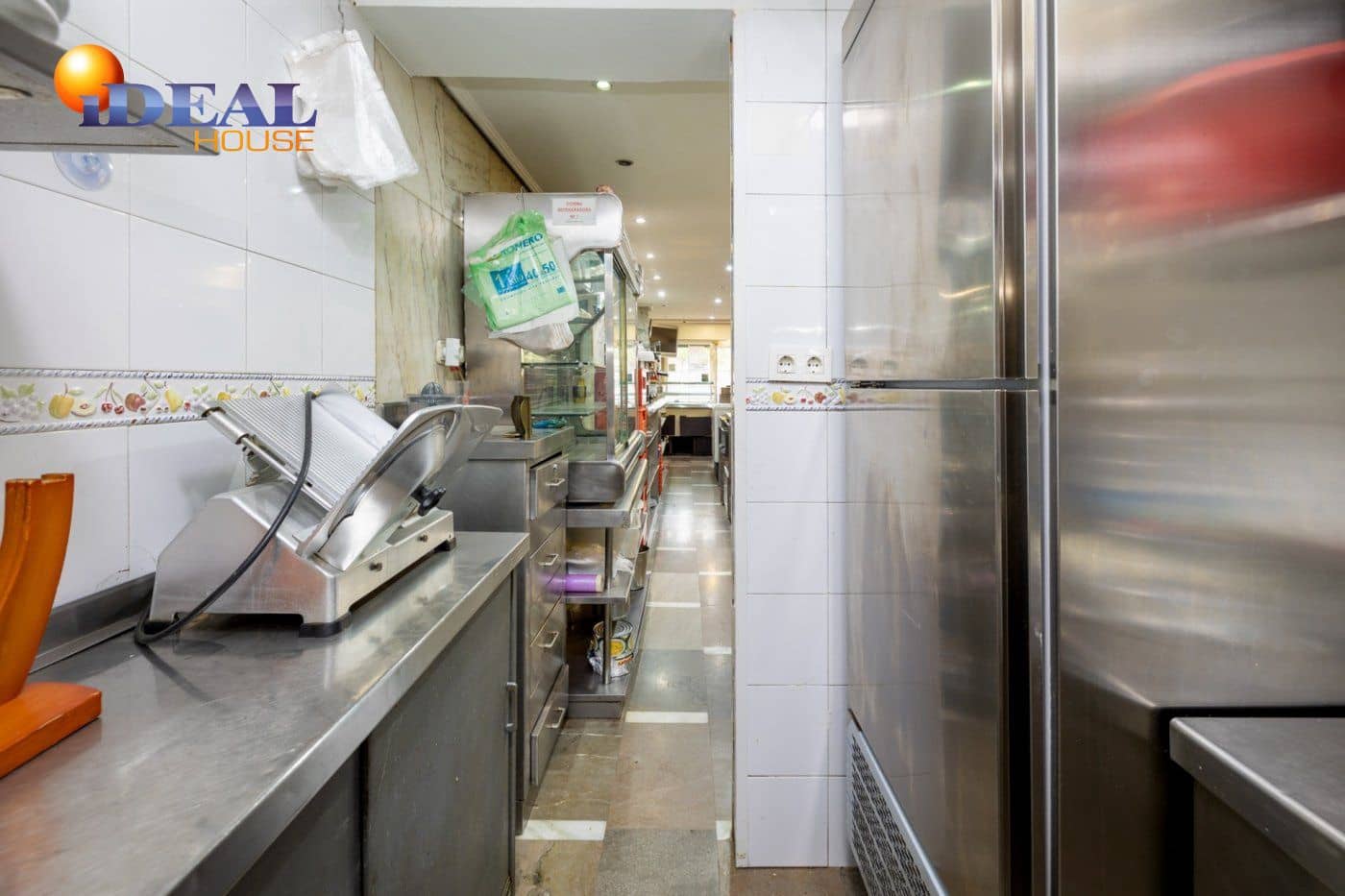 Komercyjne na sprzedaż w Miasto Grenada - 130 000 € (Ref: 9433737)